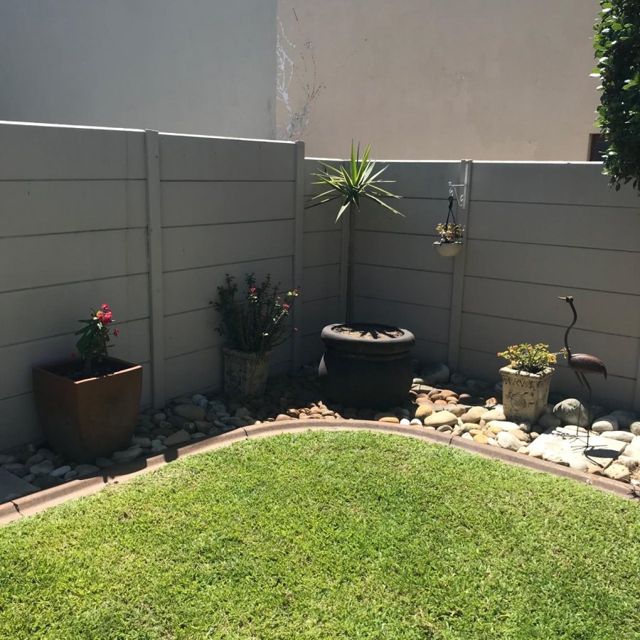 To Let 3 Bedroom Property for Rent in Waves Edge Western Cape